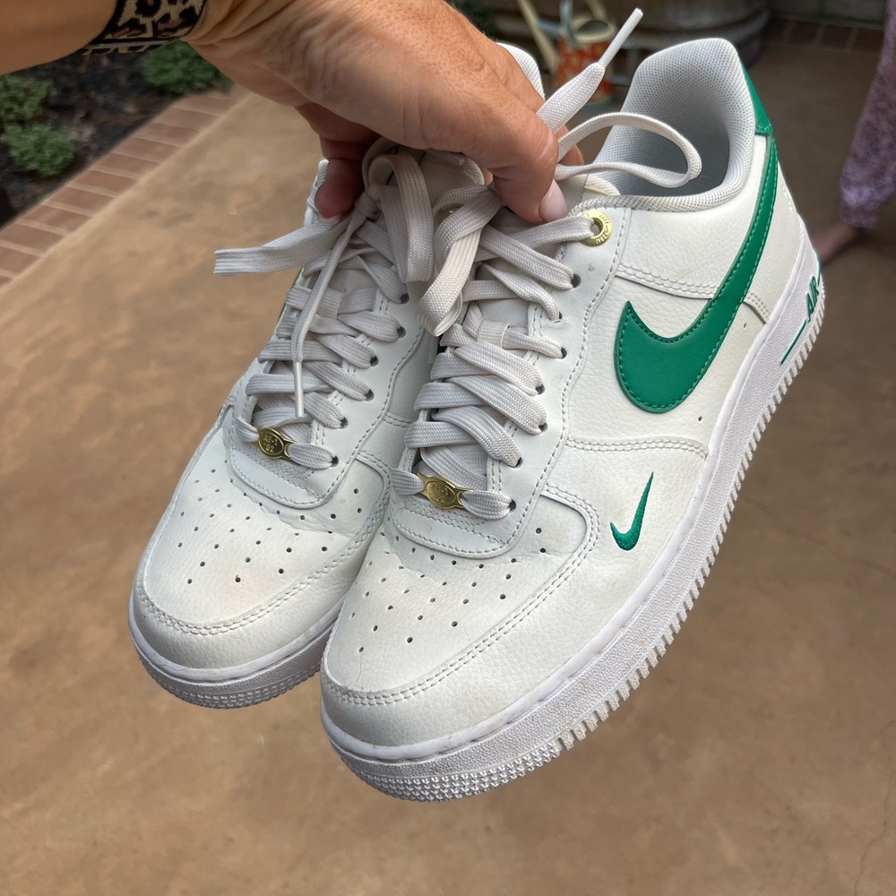 Nike Air Force 1 Kelly green and white